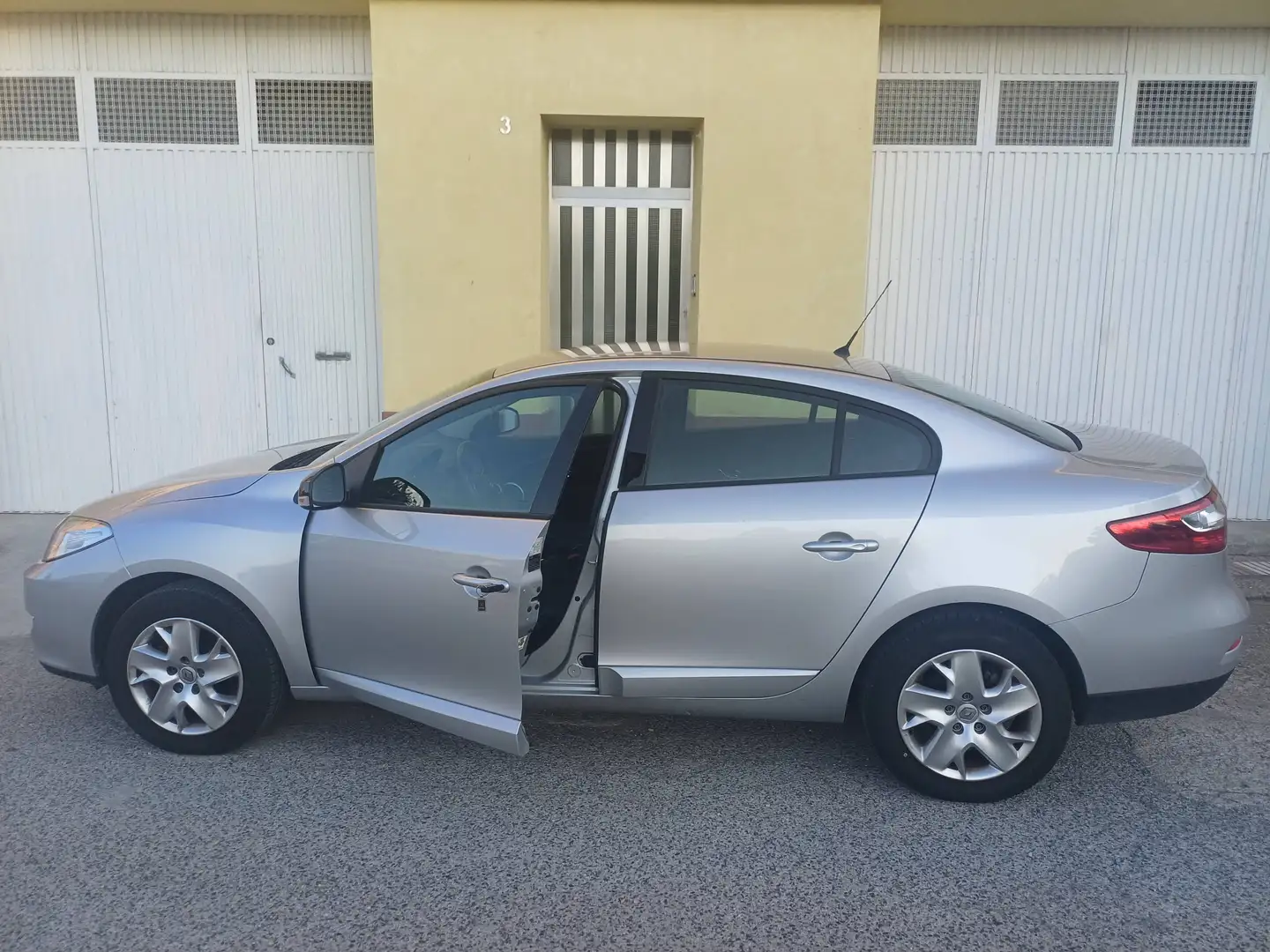 Renault Fluence Fluence 1.5dCi Emotion 110 Emotion Gris - 2
