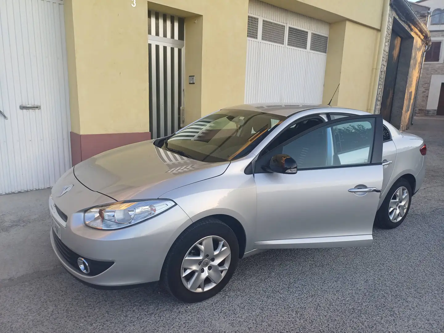 Renault Fluence Fluence 1.5dCi Emotion 110 Emotion Gris - 1