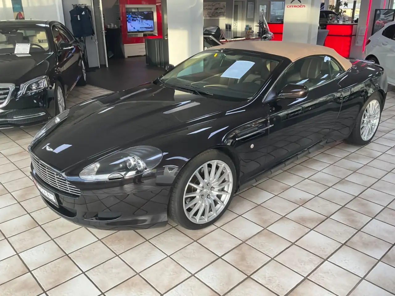 Aston Martin DB9