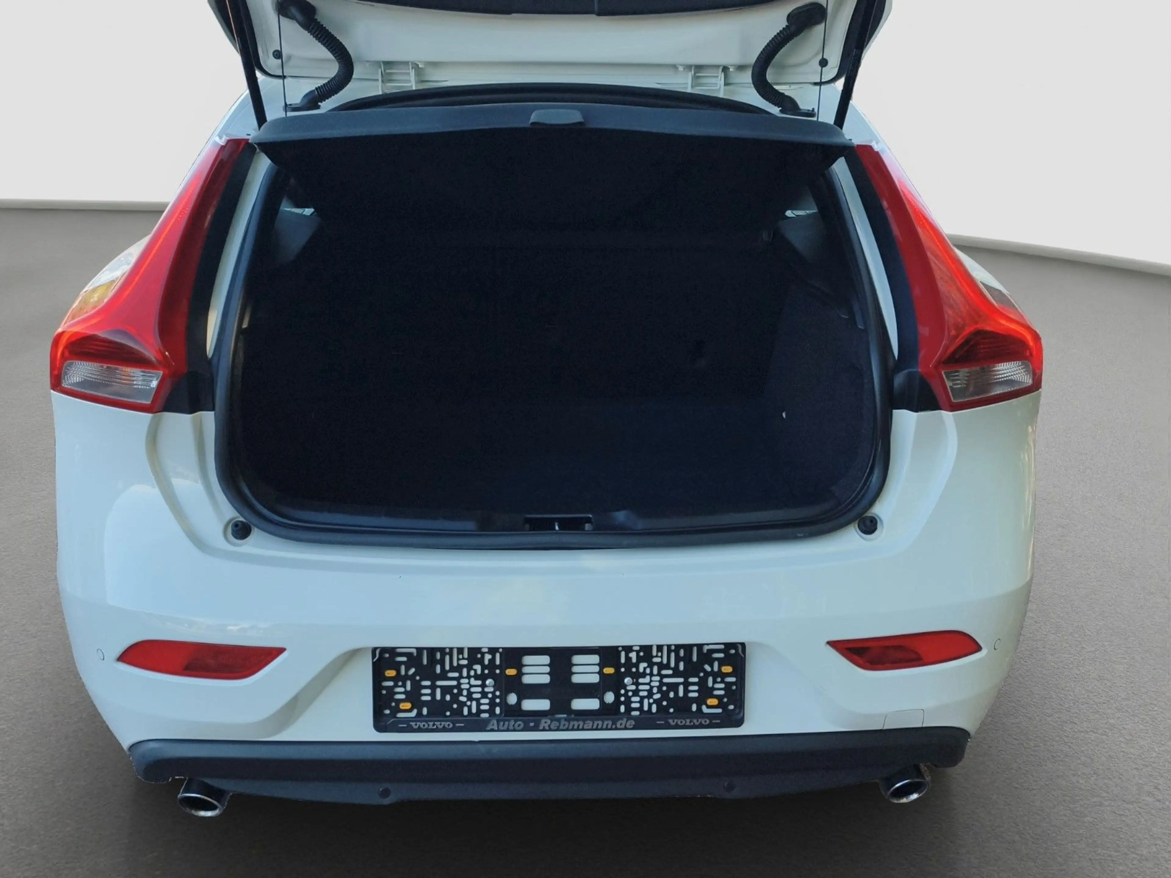 Volvo V40 You! — photo 10