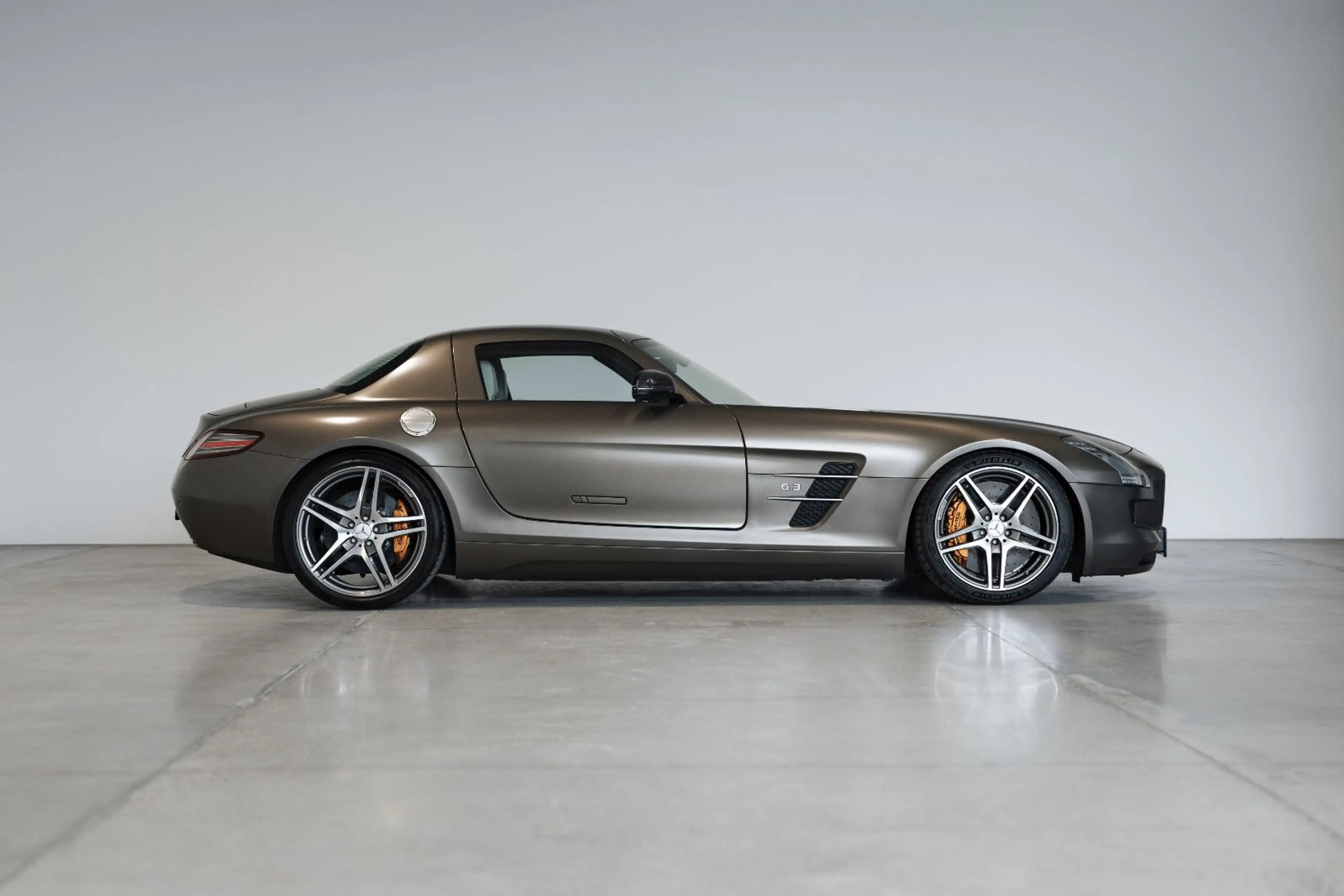 Mercedes-Benz SLS Coupe Designo Magno — photo 7