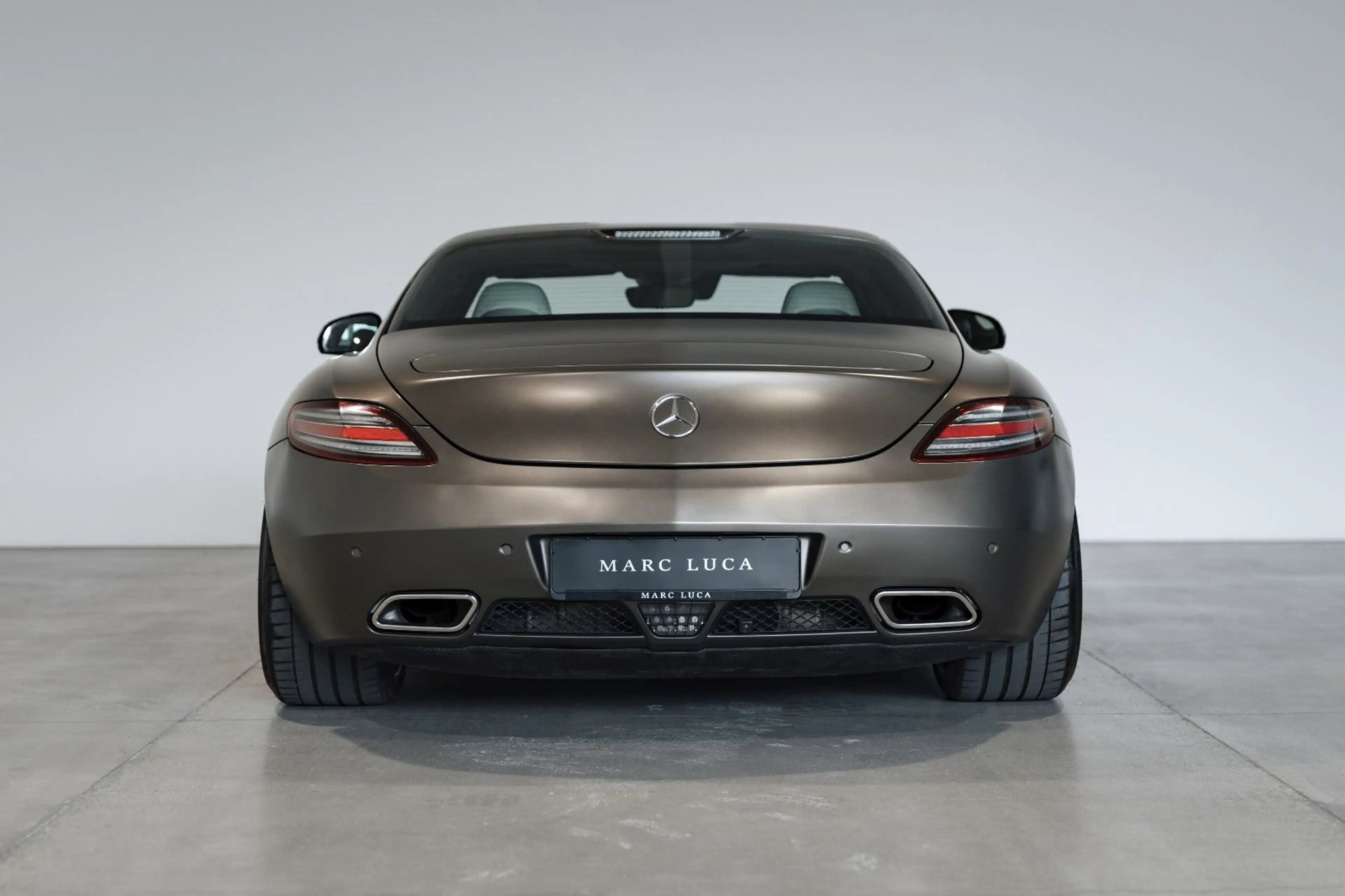 Mercedes-Benz SLS Coupe Designo Magno — photo 8
