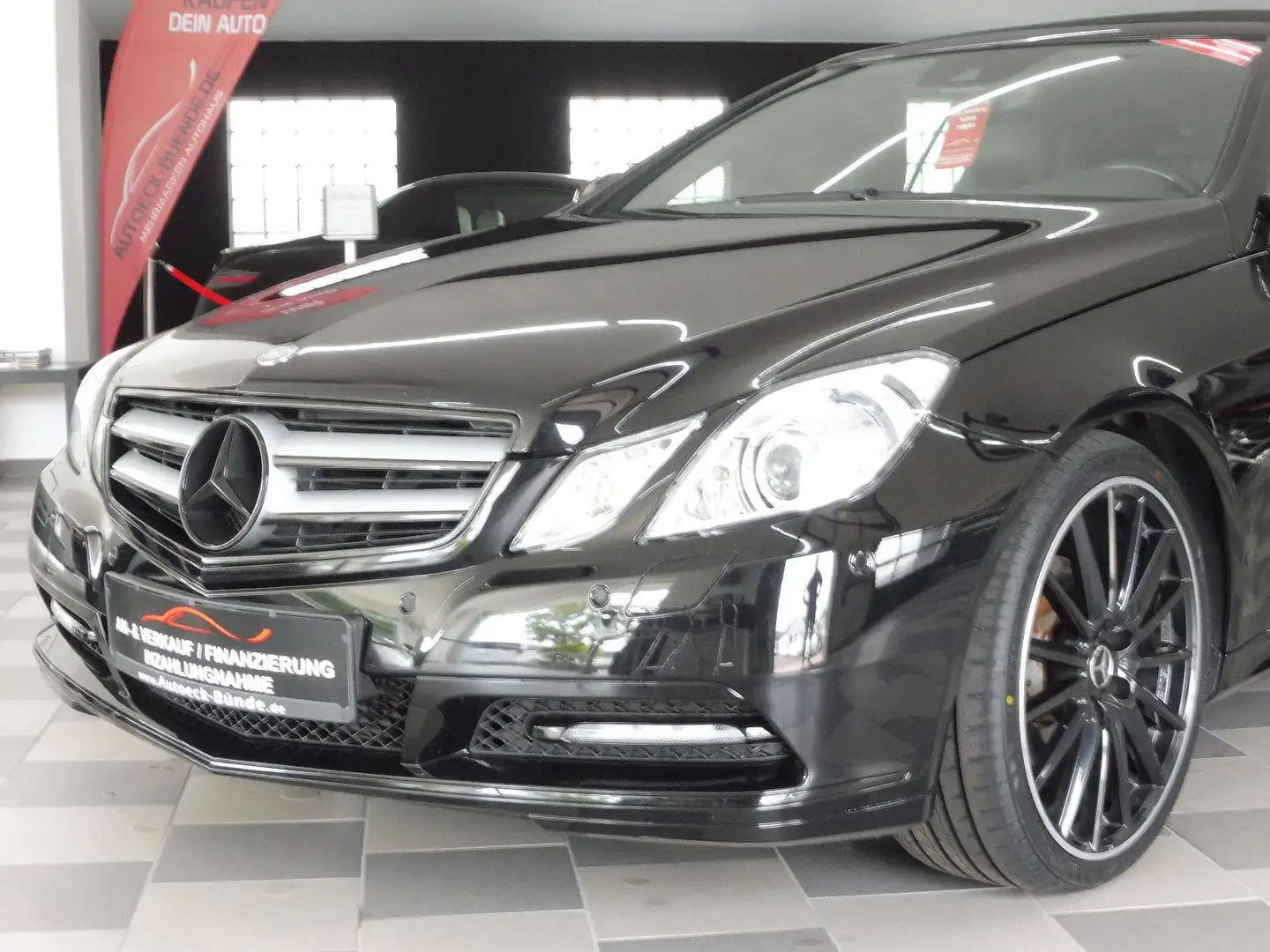 Mercedes-Benz E 220 CDI Cabrio  BlueEfficiency AHK/Xen/Nav/E5 Noir - 1