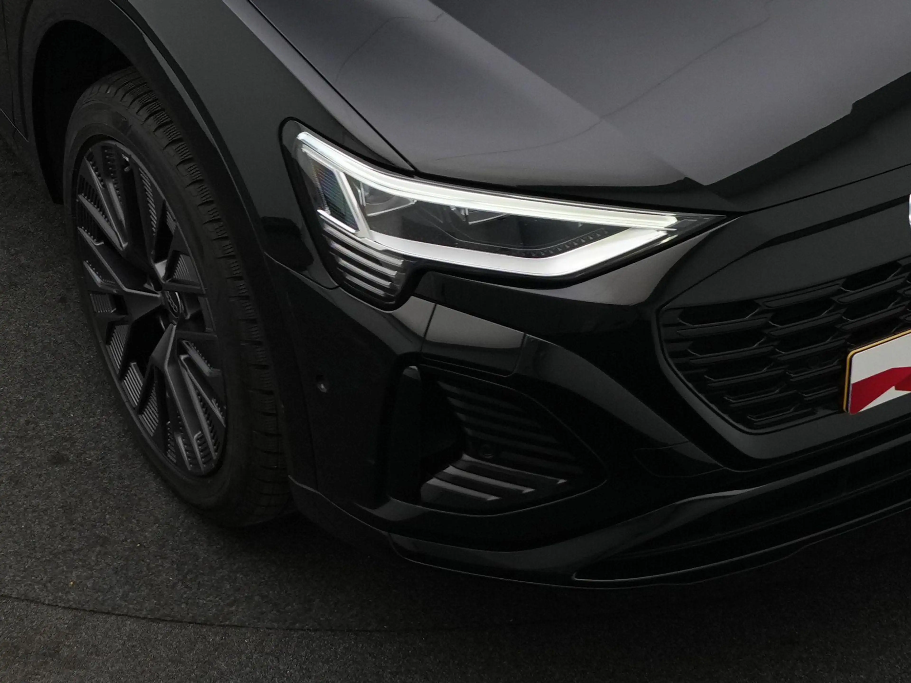 Audi Q8 e-tron 55 quattro S Edition Competition 115 kWh 408pk | L — photo 14