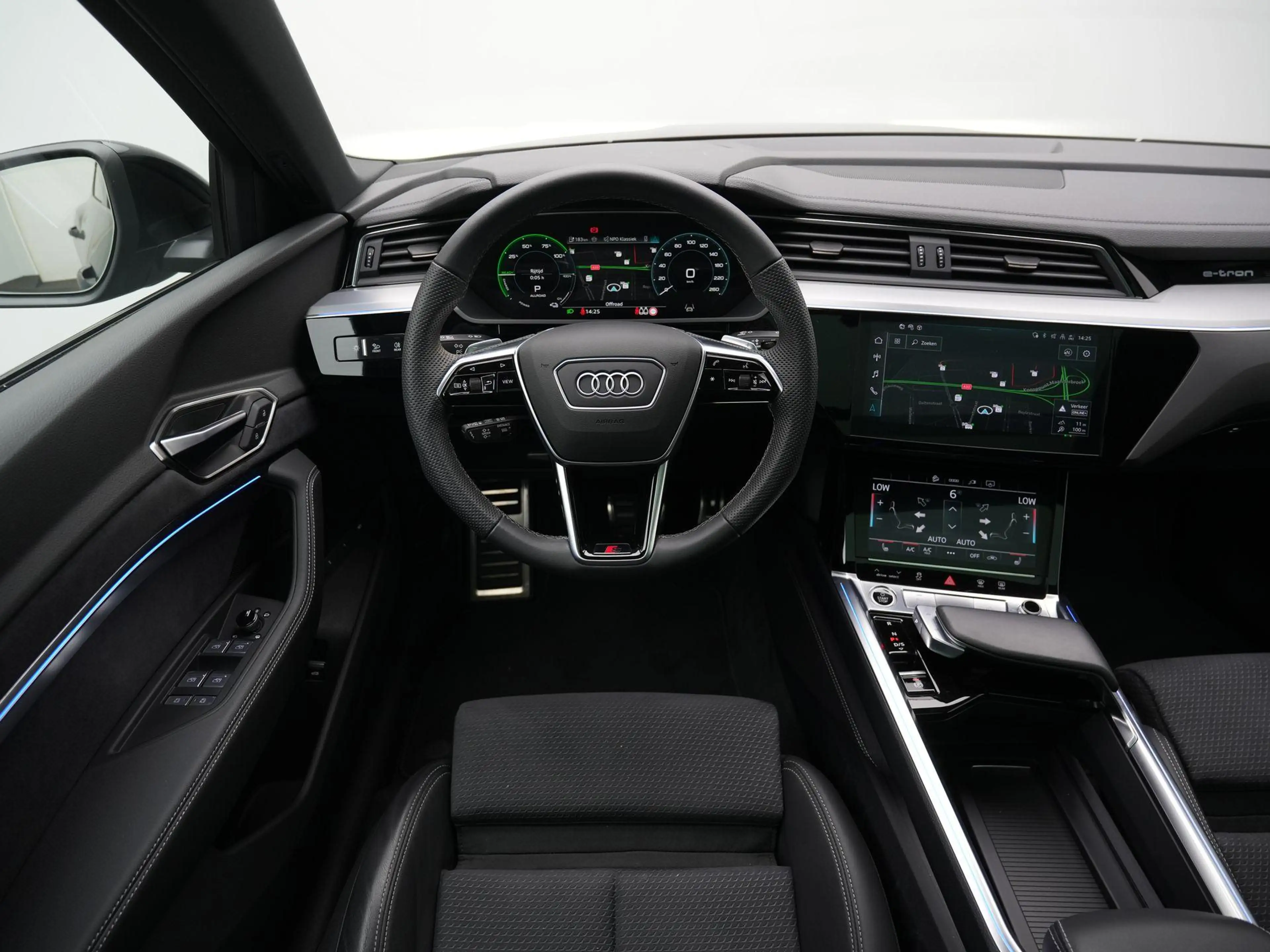 Audi Q8 e-tron 55 quattro S Edition Competition 115 kWh 408pk | L — photo 7
