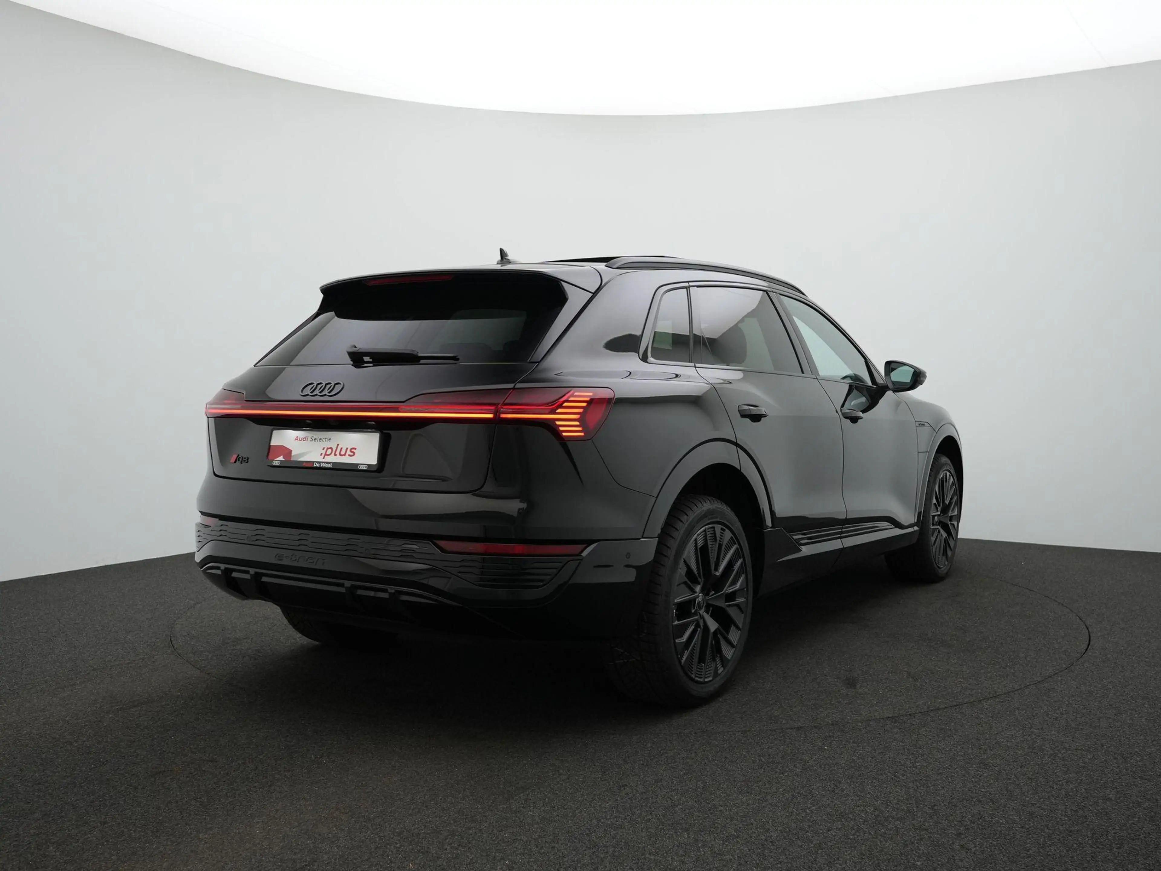 Audi Q8 e-tron 55 quattro S Edition Competition 115 kWh 408pk | L — photo 5