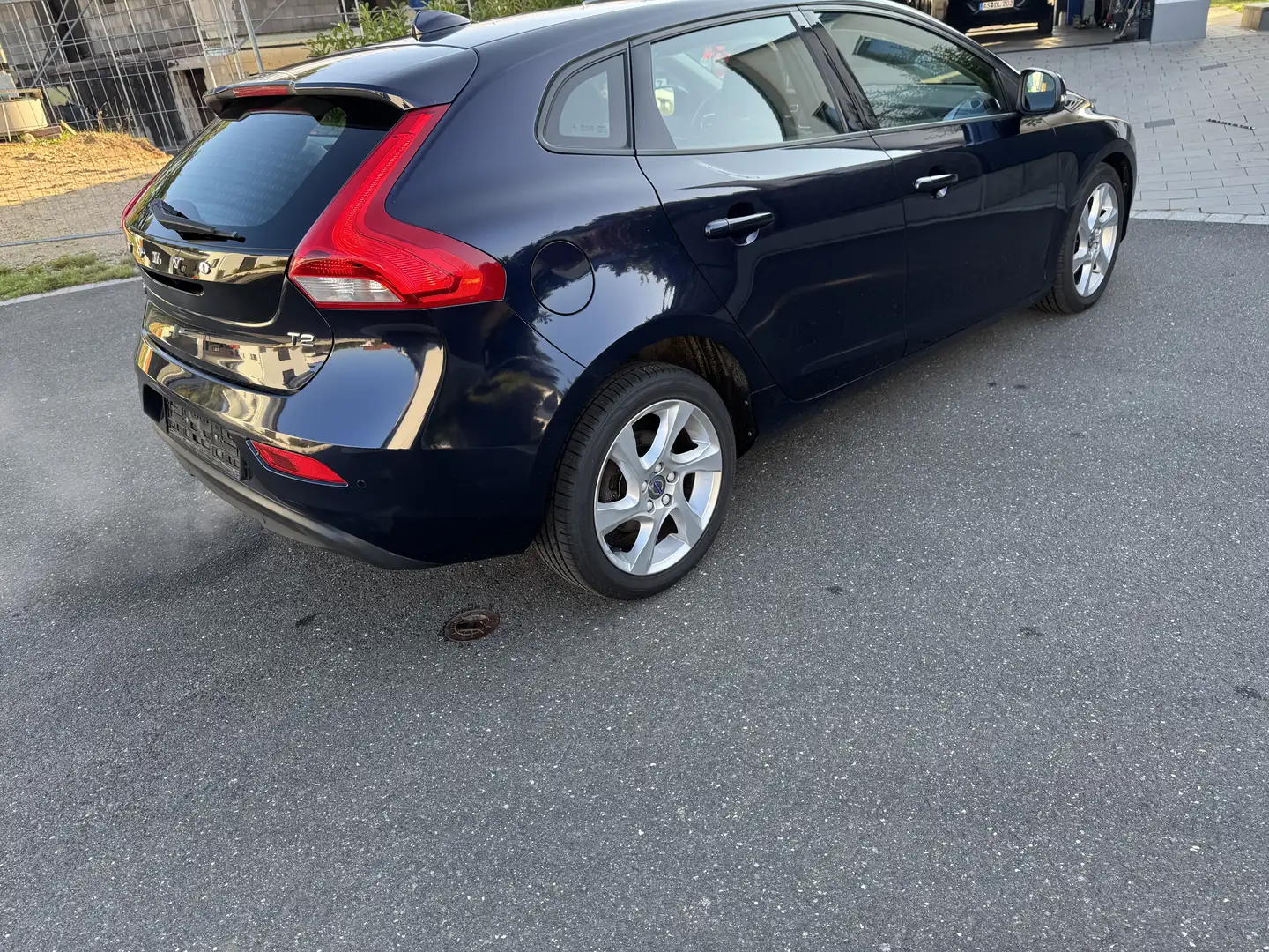 Volvo V40 T2 Kinetic Blau - 2