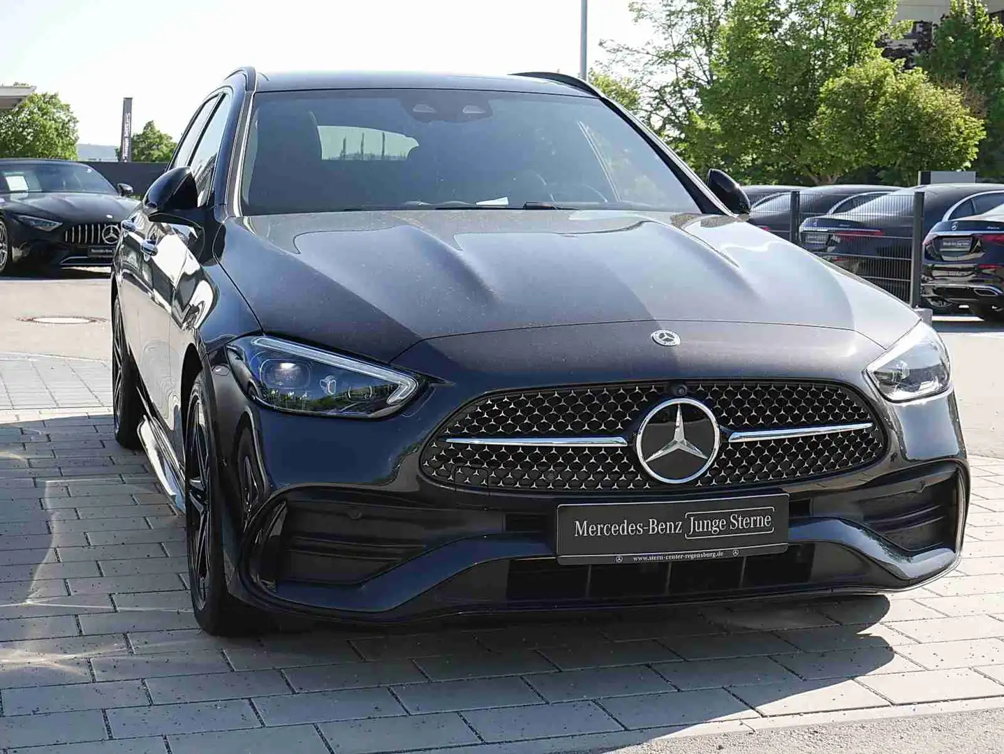 Mercedes-Benz C 300 e T AMG PREMIUM+DIST+PANO+AHK+NIGHT+DIGIT. Grau - 2