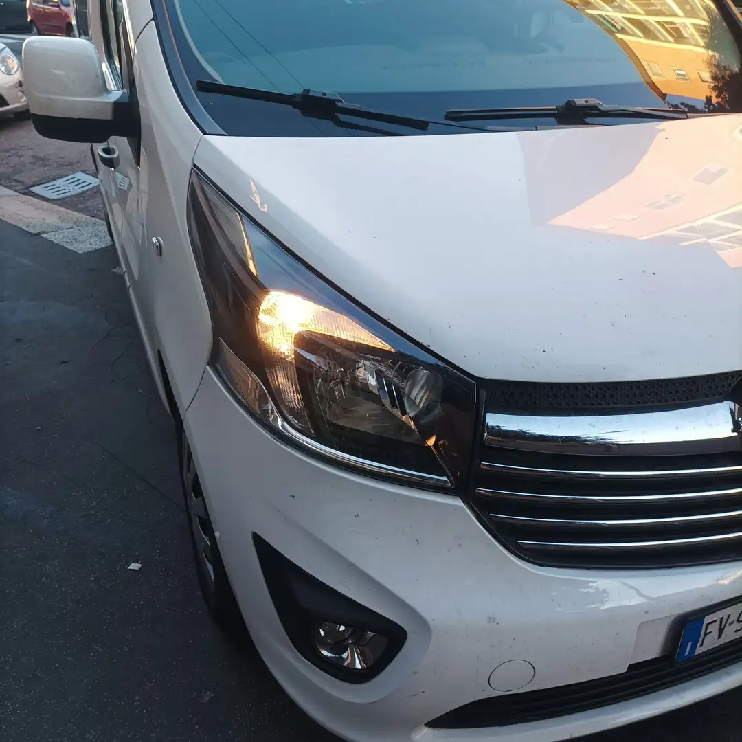 Opel Vivaro - 1