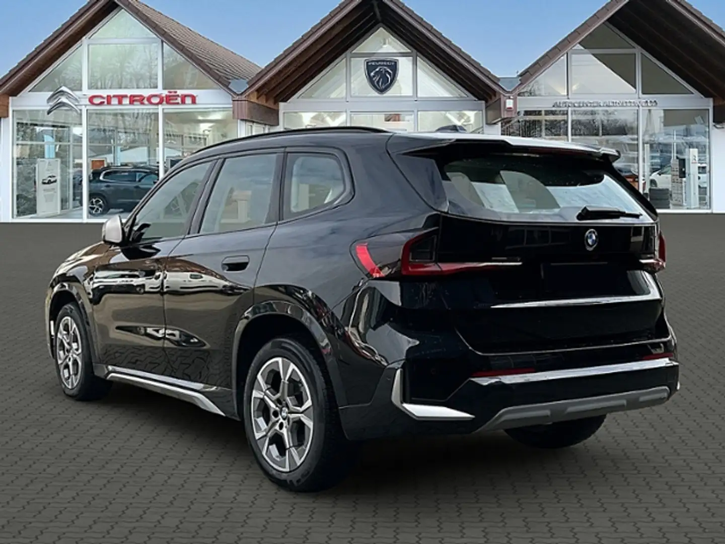 BMW X1 18 d sDrive xLine 18 d sDrive xLine Zwart - 2