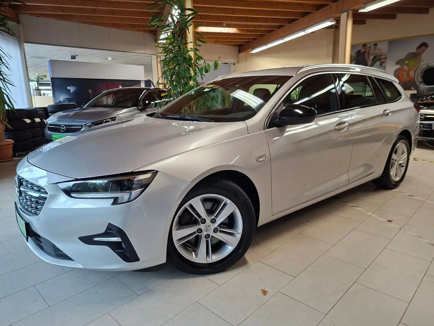 Opel Insignia B ST Elega+AUTO+MATRIX-LED+NAVI+SHZ+LHZ Silber - 1