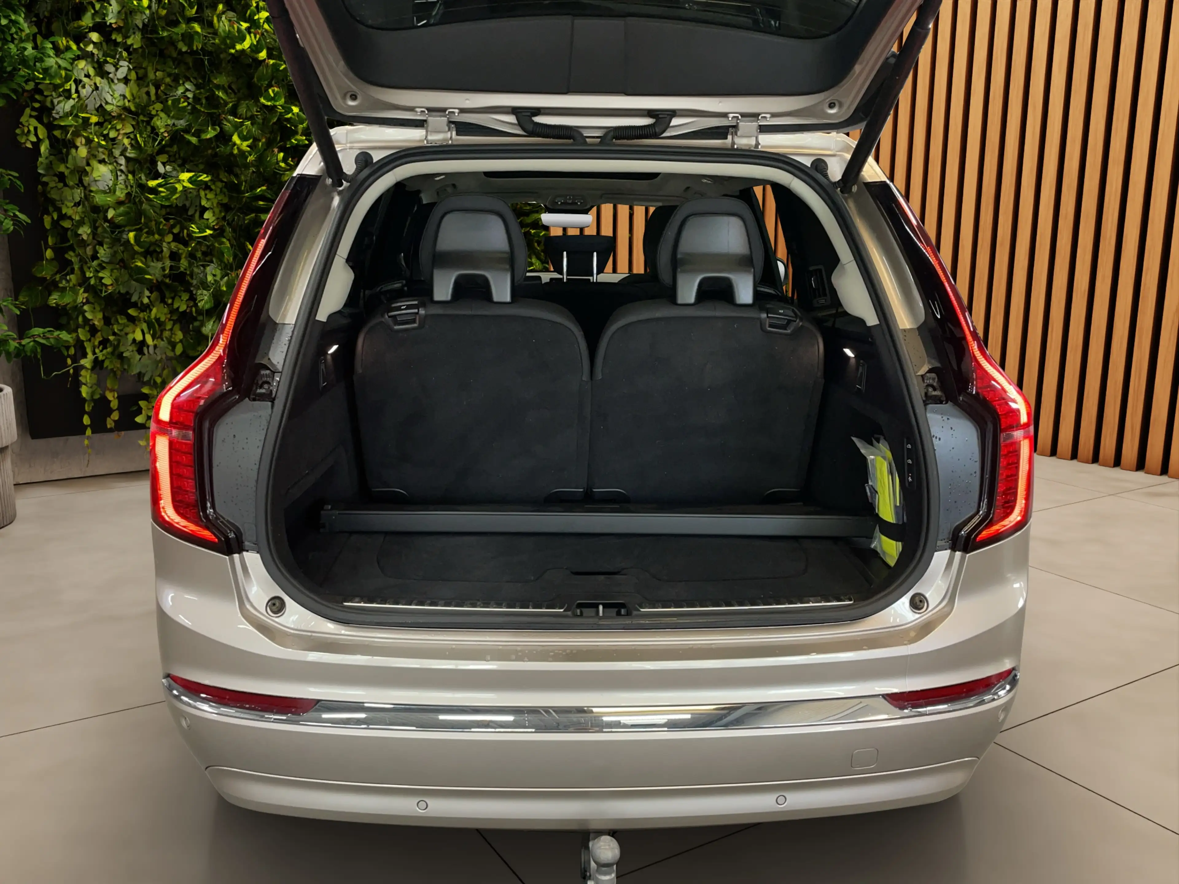 Volvo XC90 2.0 T8 Plug-in hybrid AWD Ultra Bright — photo 13