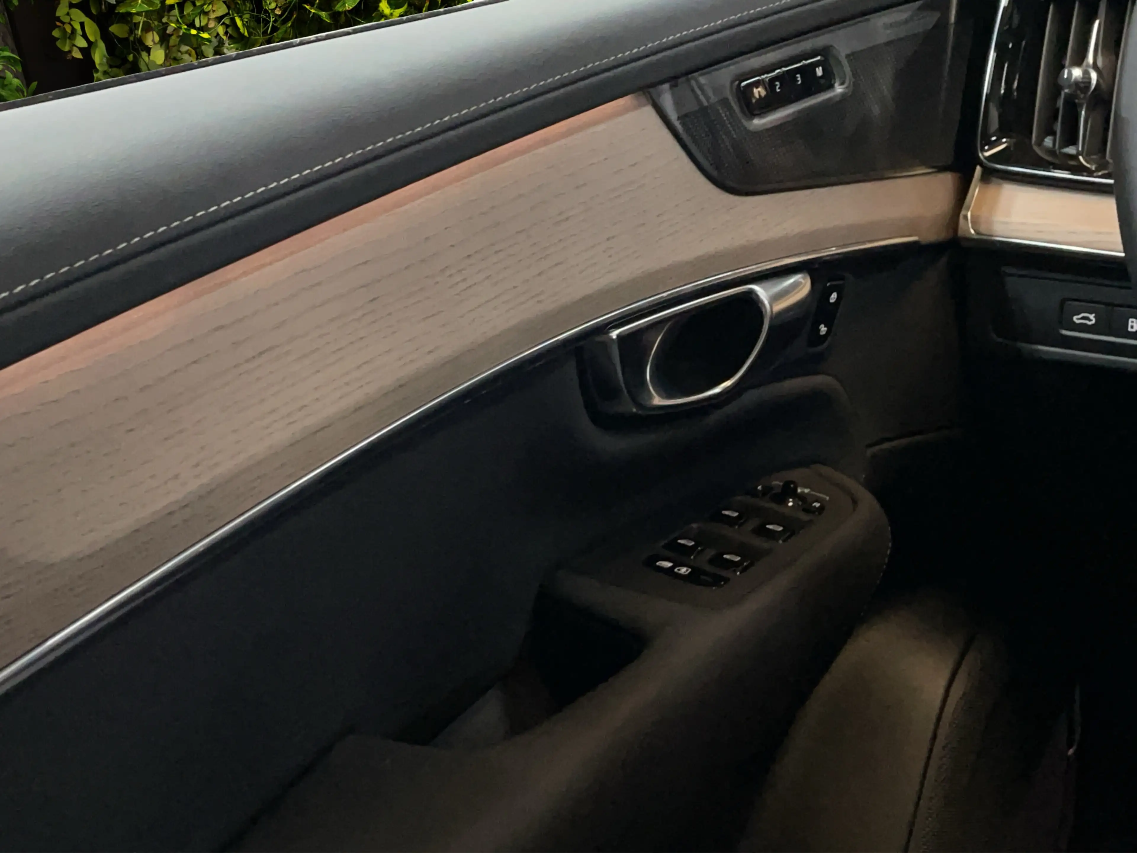 Volvo XC90 2.0 T8 Plug-in hybrid AWD Ultra Bright — photo 19