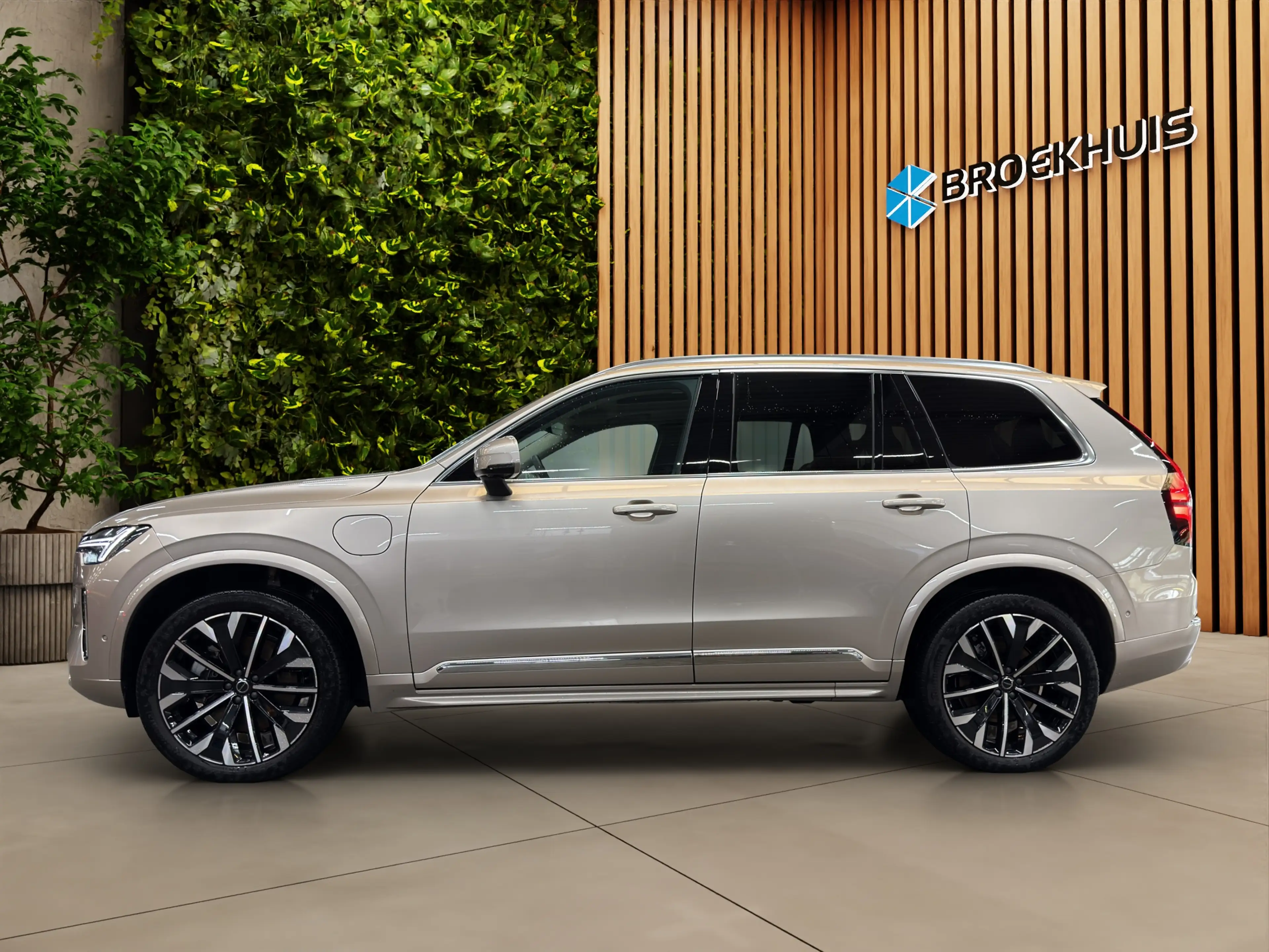 Volvo XC90 2.0 T8 Plug-in hybrid AWD Ultra Bright — photo 10