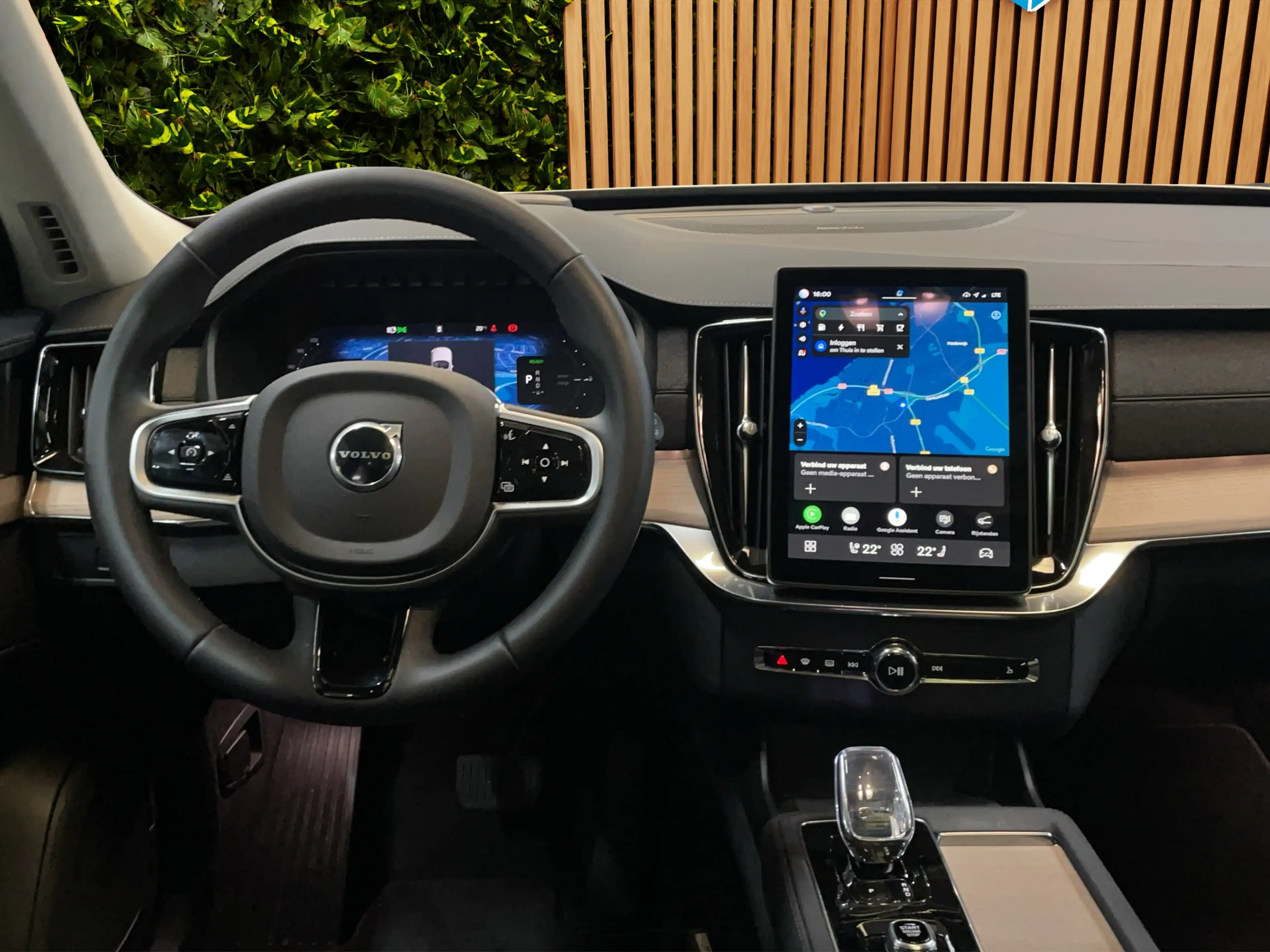 Volvo XC90 2.0 T8 Plug-in hybrid AWD Ultra Bright — photo 16