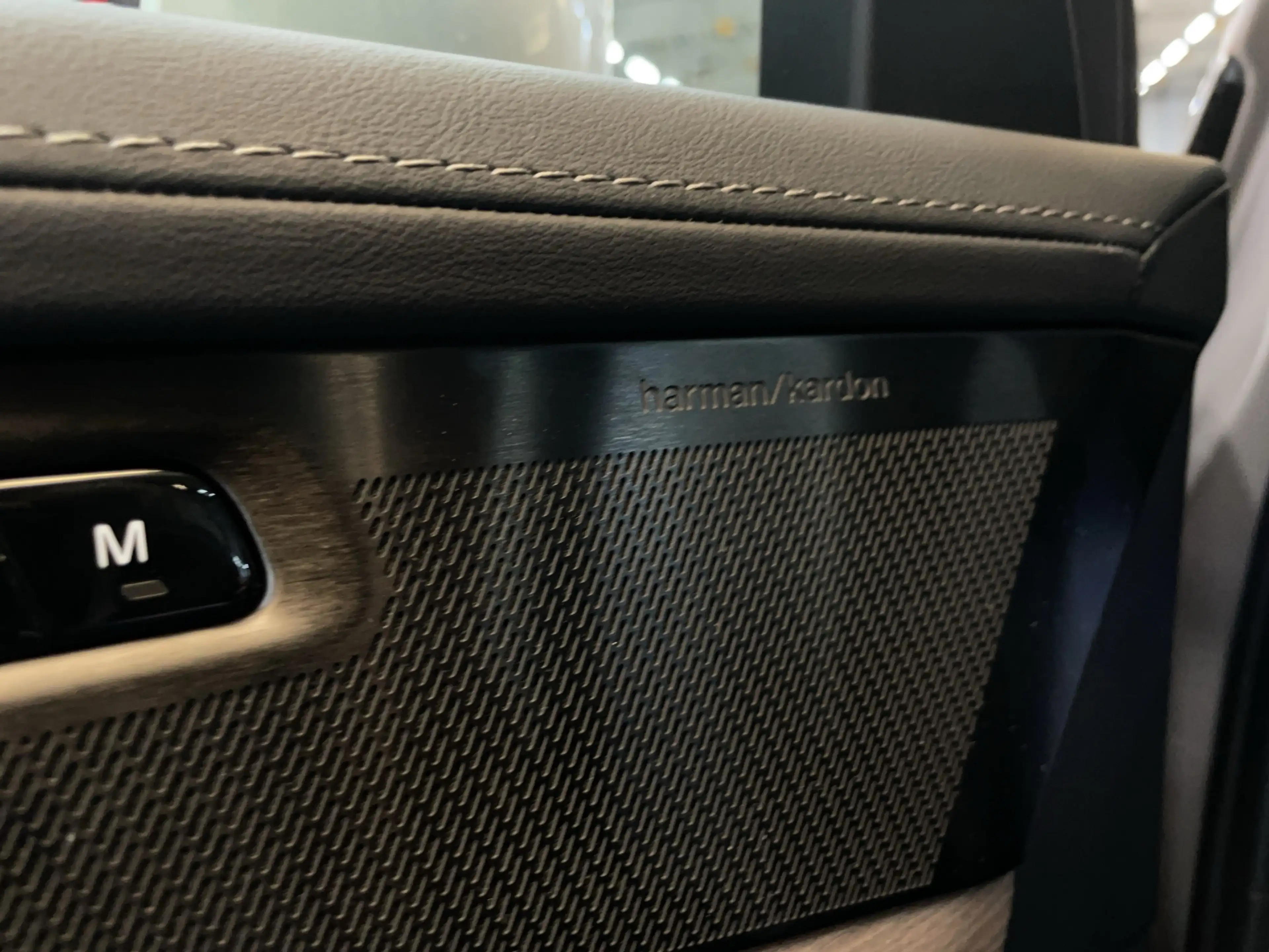 Volvo XC90 2.0 T8 Plug-in hybrid AWD Ultra Bright — photo 5
