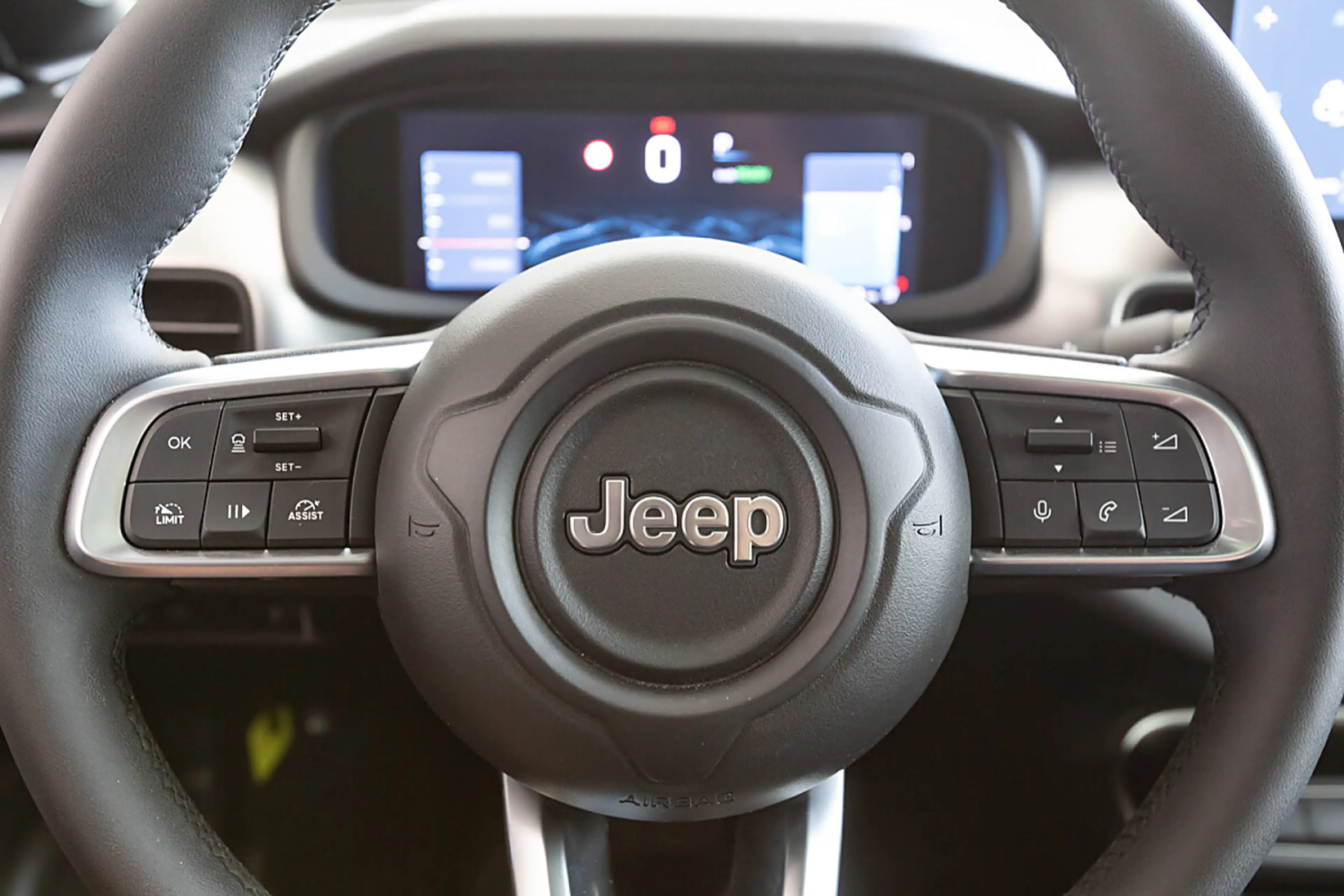 Jeep Avenger BEV 54 kWh Summit — photo 12
