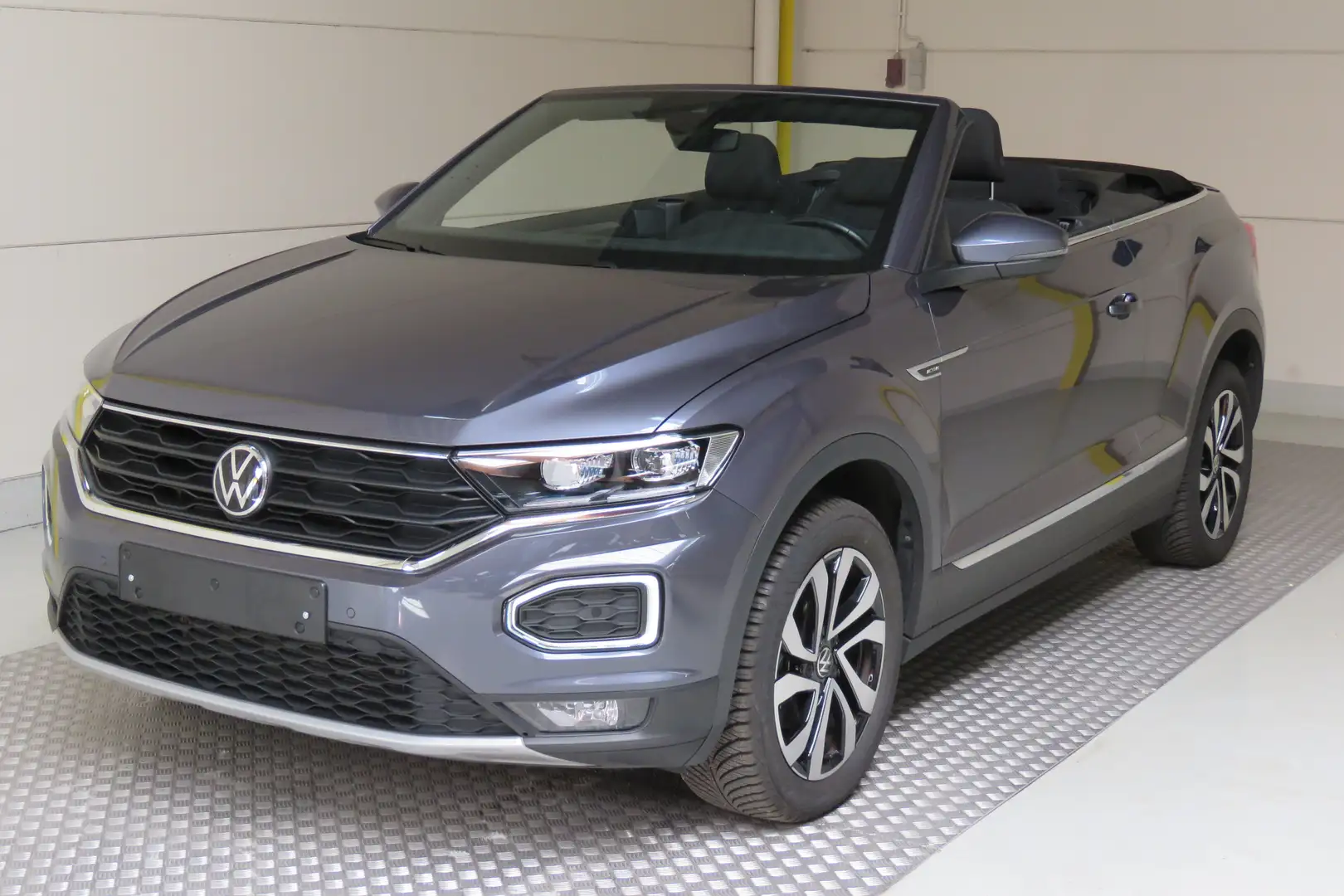 Volkswagen T-Roc 1.5 TSI DSG - Navi - LED koplampen - Blind Spot Grijs - 1