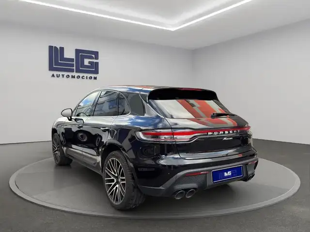 Porsche Macan view 8