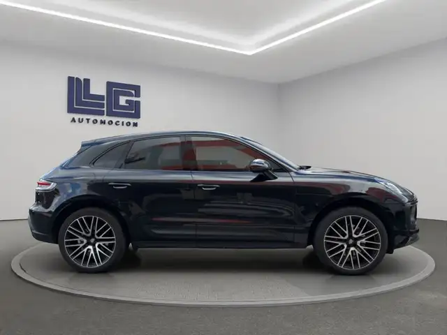 Porsche Macan view 5