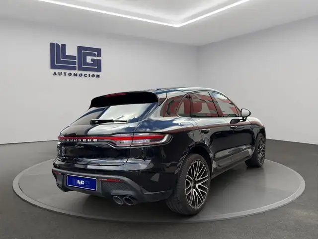 Porsche Macan view 6
