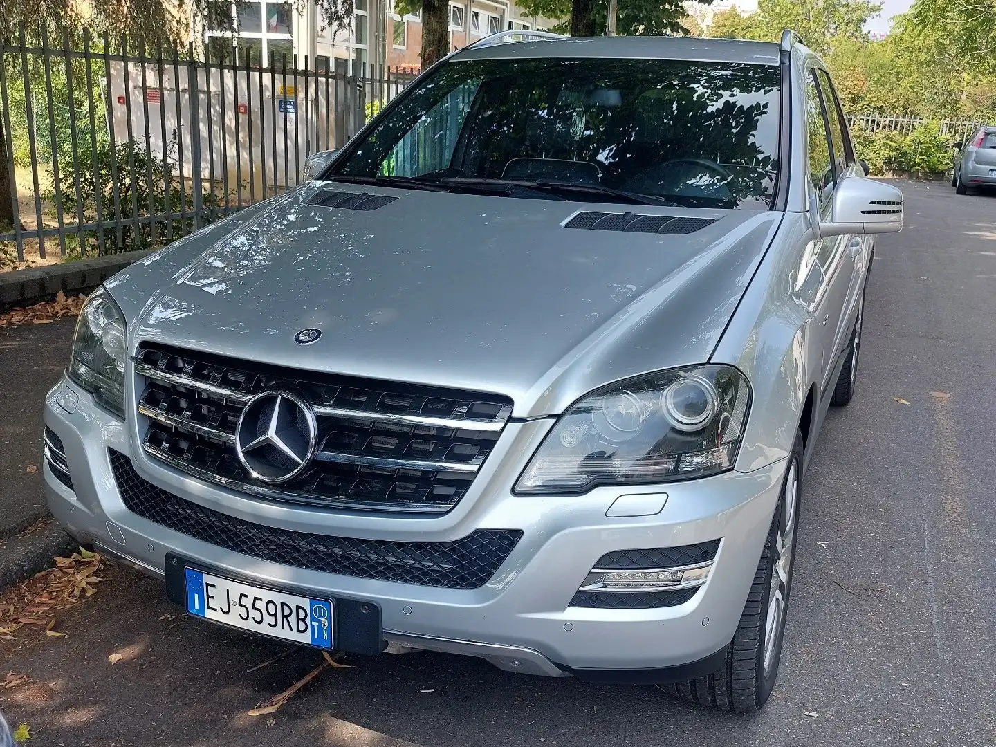 Mercedes-Benz ML 350 cdi Grand edition auto E5 srebrna - 1