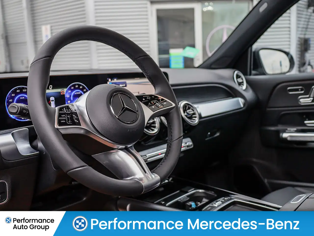Mercedes-Benz EQB снимка Mercedes-Benz EQB