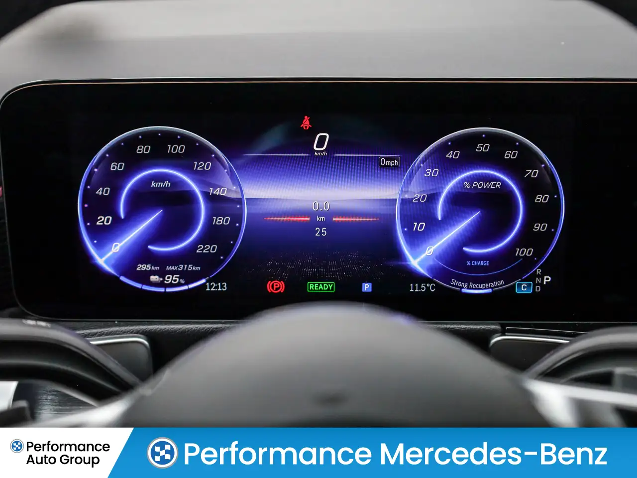 Mercedes-Benz EQB снимка Mercedes-Benz EQB