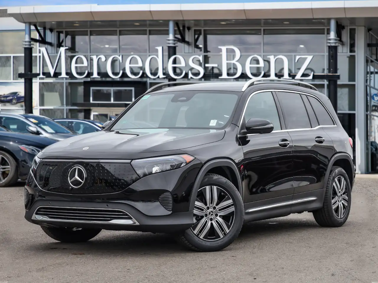 Mercedes-Benz EQB снимка Mercedes-Benz EQB