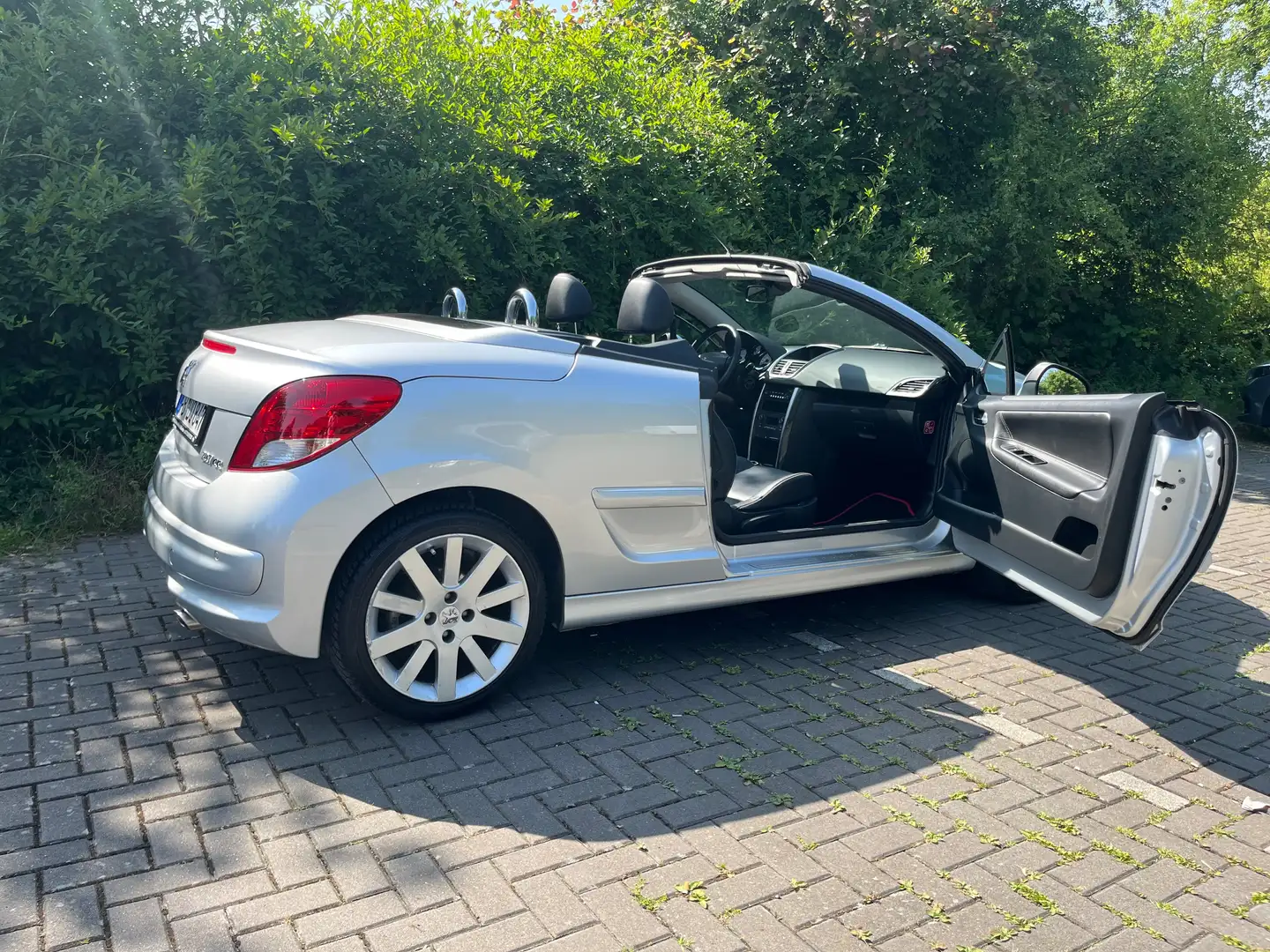 Peugeot 207 207 CC 120 VTi Platinum Silber - 2