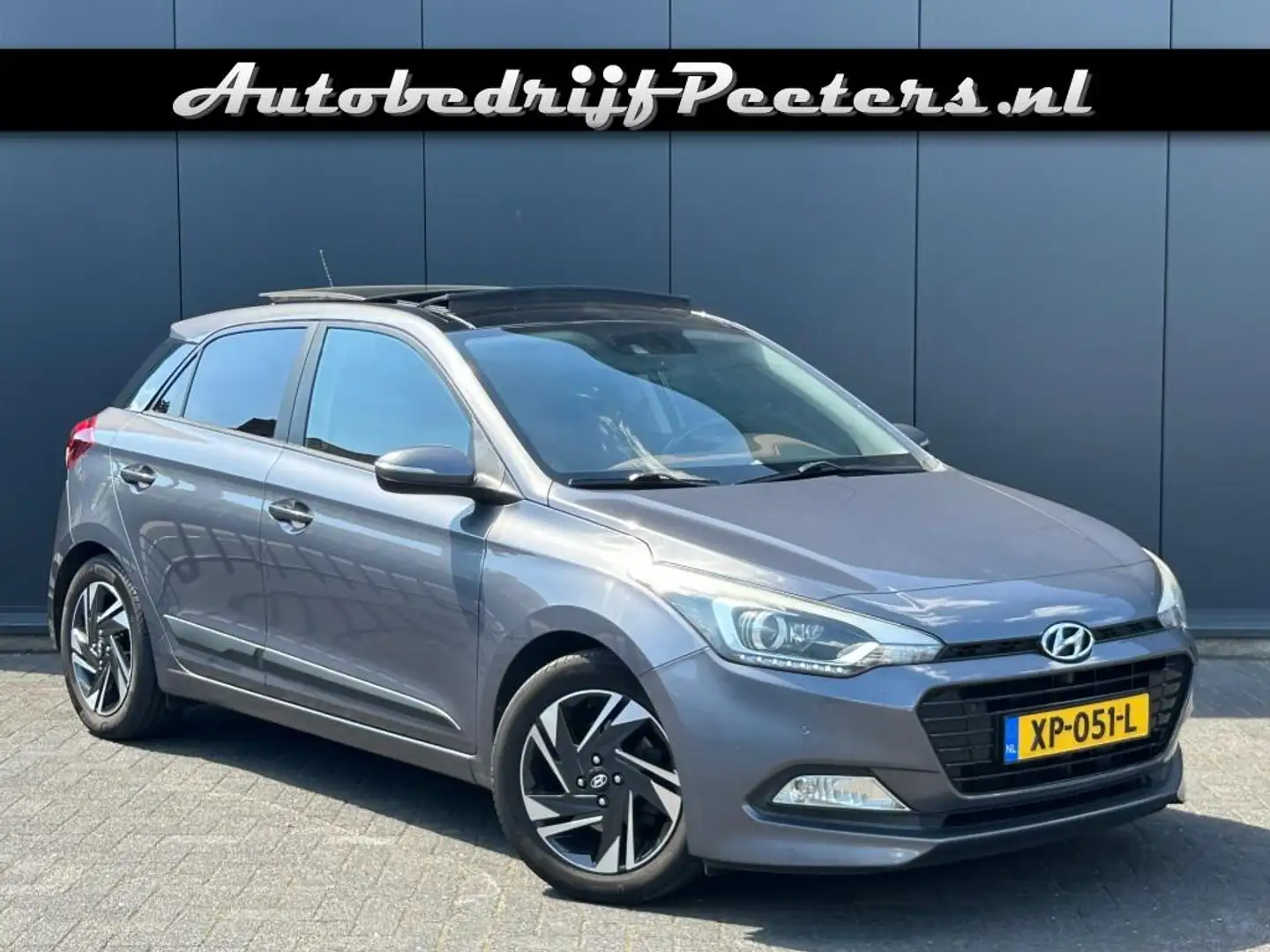 Hyundai i20 1.0 5-Drs Panoramadak Navi Camera Cruise PDC Trekh Grijs - 1