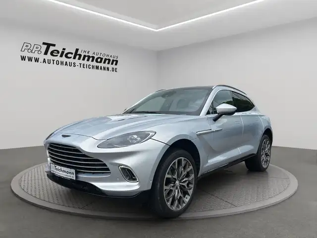 Aston Martin DBX 4.0 V8
