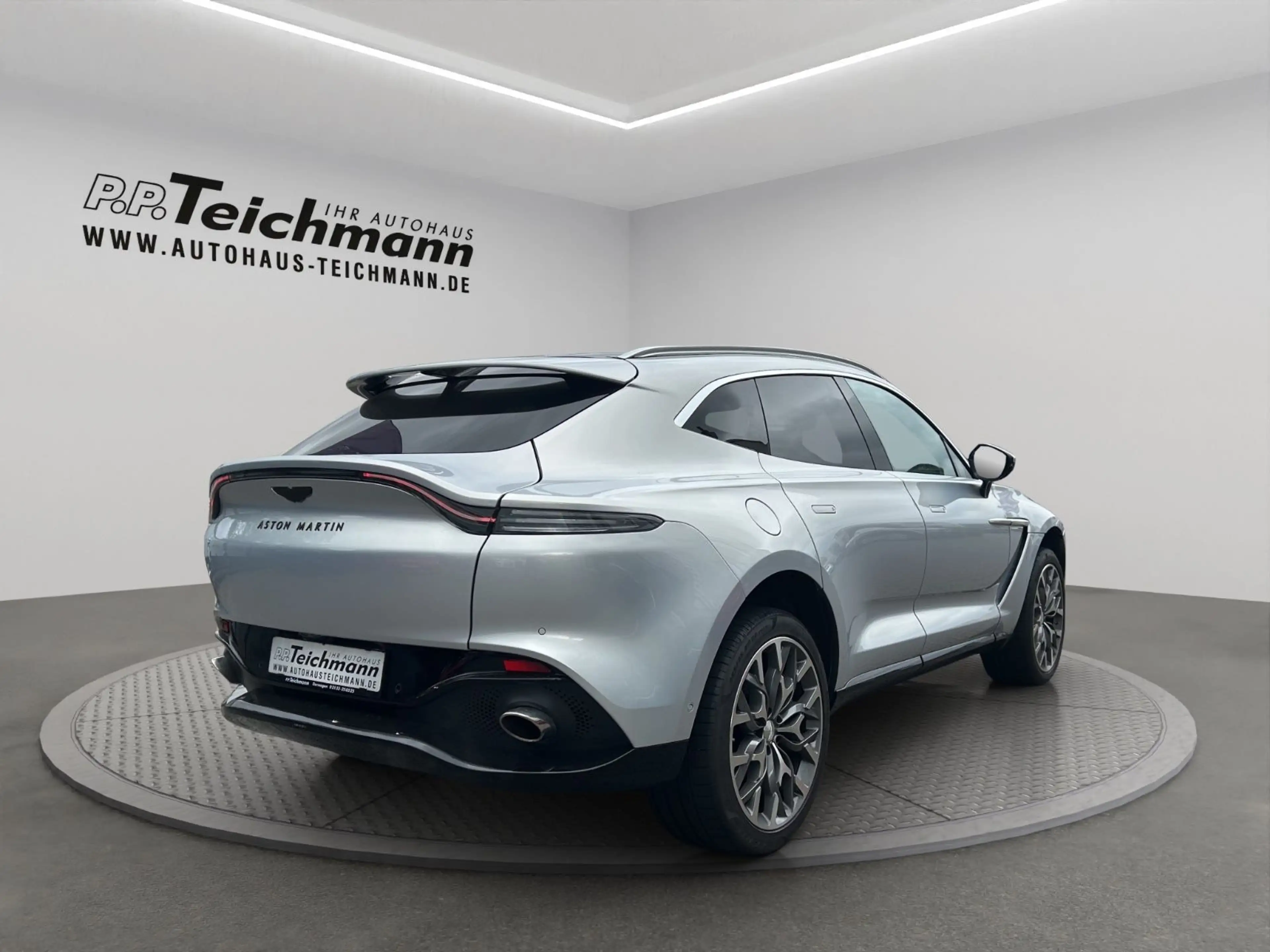 Aston Martin DBX 4.0 V8 — photo 5