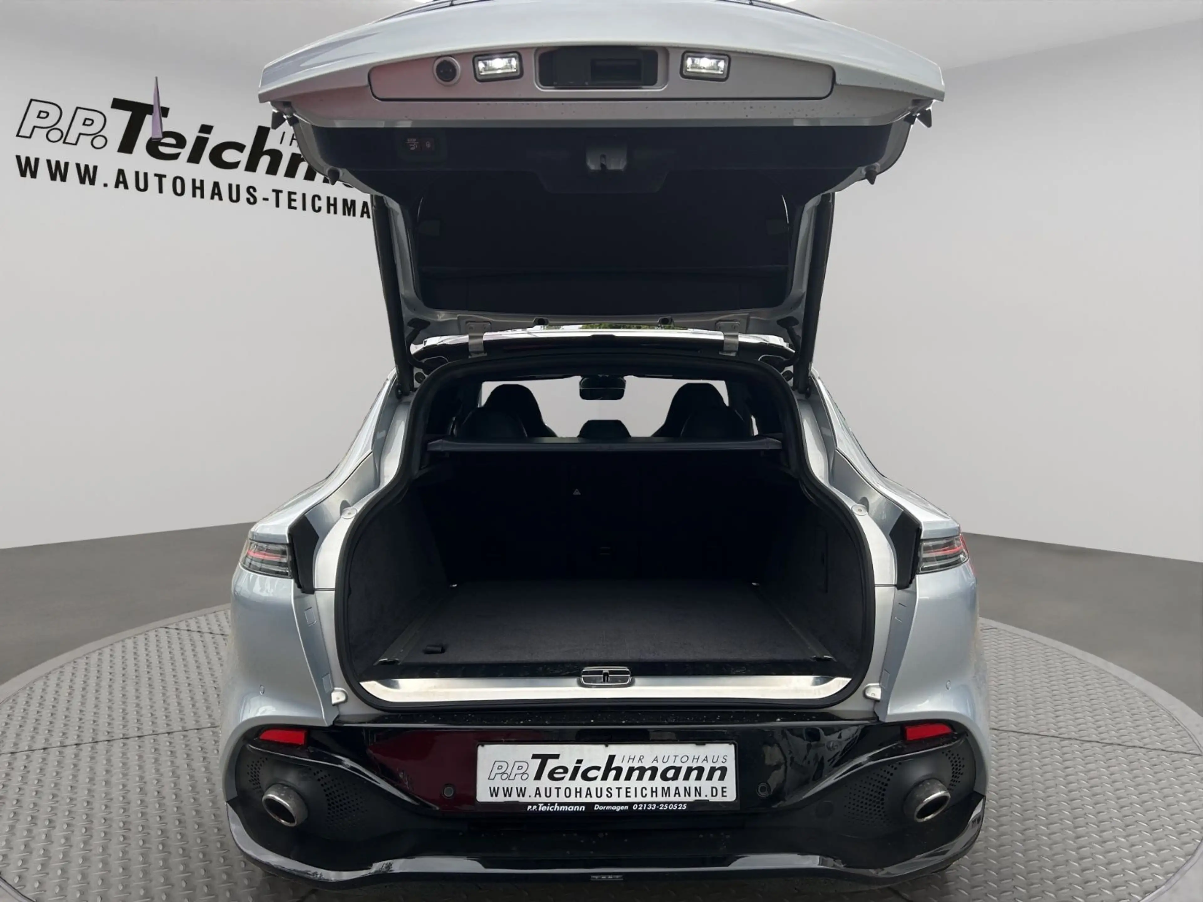 Aston Martin DBX 4.0 V8 — photo 9