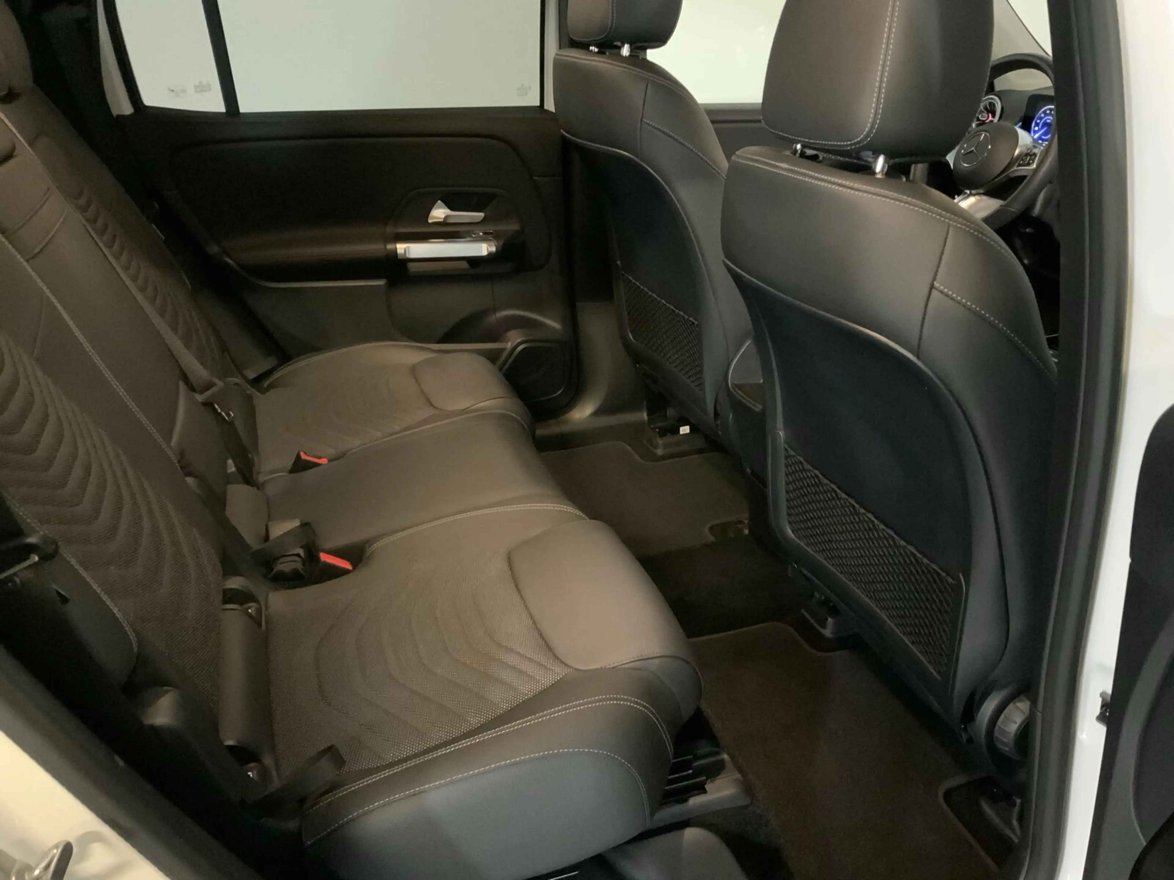 Mercedes-Benz EQB 300 EQB 300 4MATIC Progressive Navi/Distronic/Klima — photo 15