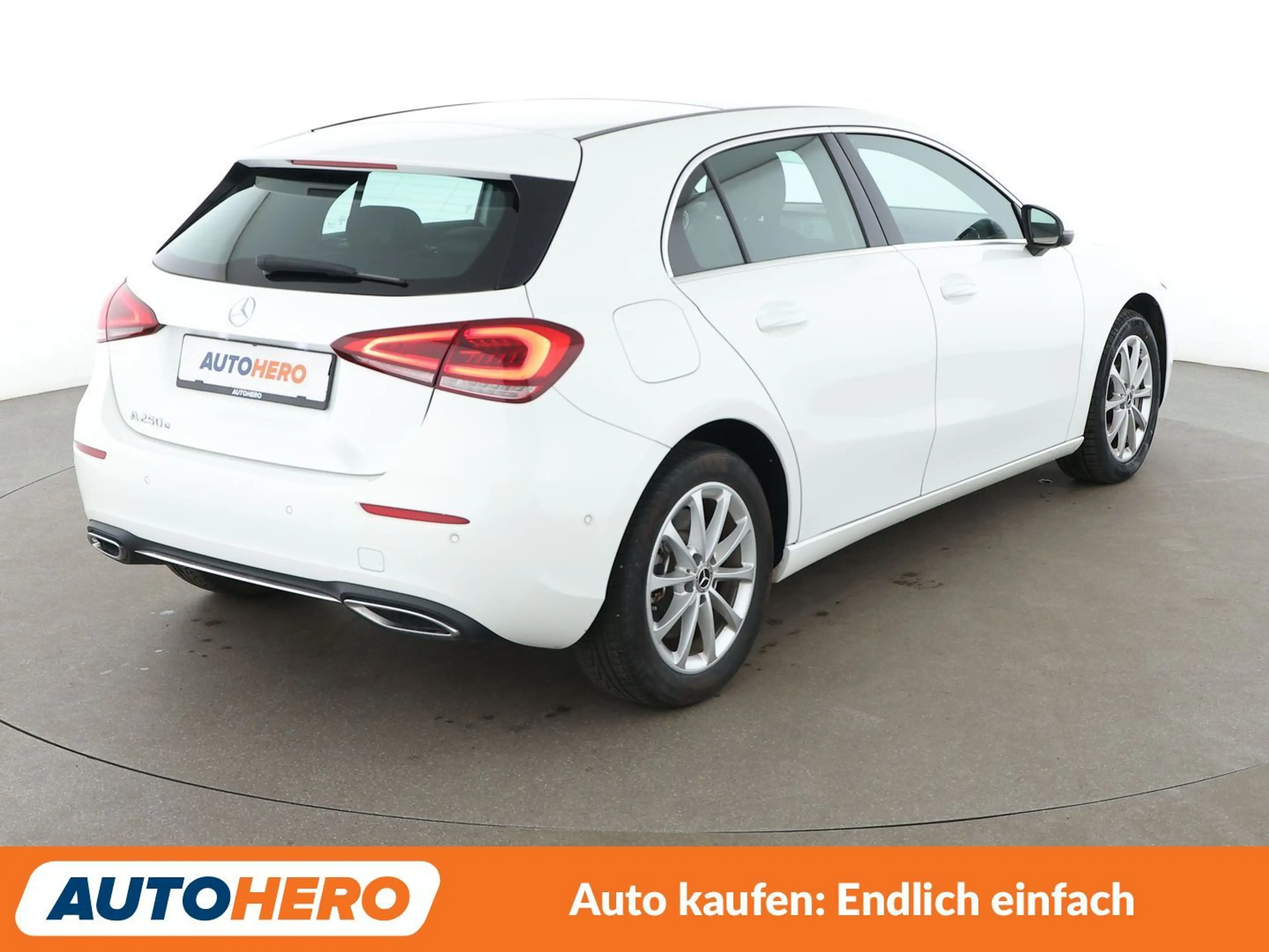 Mercedes-Benz A 250 A 250e Progressive Aut.*NAVI*LED*ACC* — photo 6