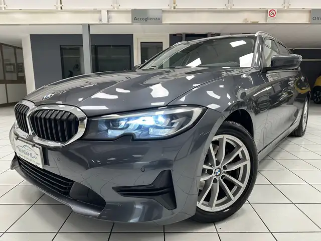 BMW 320 d 48V xDrive Touring Business Advantage