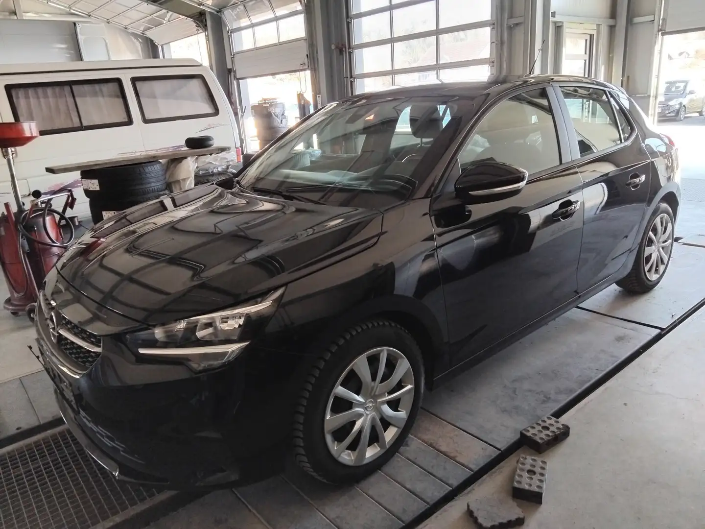 Opel Corsa Corsa 1.2 Direct Injection Turbo Schwarz - 2