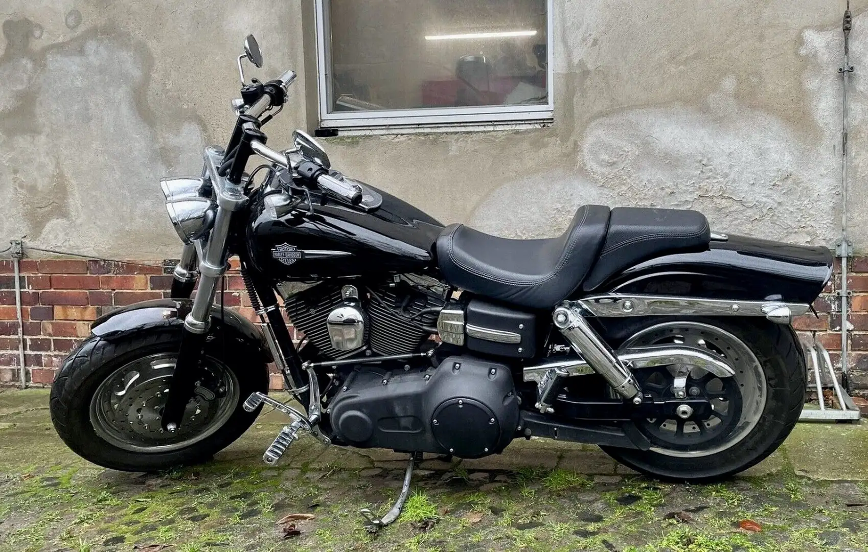 Harley-Davidson Dyna Fat Bob Černá - 2