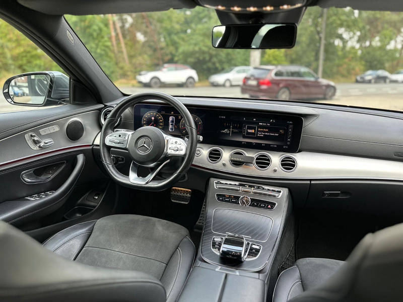Mercedes-Benz E 200 E Limousine / AMG / — photo 13