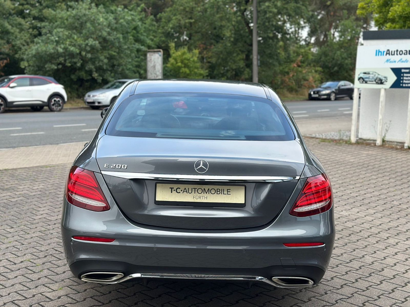 Mercedes-Benz E 200 E Limousine / AMG / — photo 5