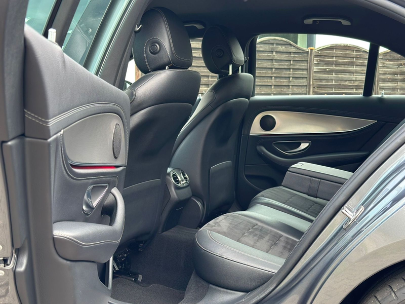 Mercedes-Benz E 200 E Limousine / AMG / — photo 9