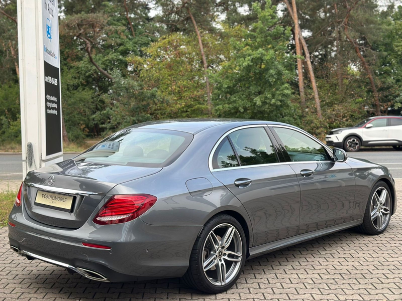 Mercedes-Benz E 200 E Limousine / AMG / — photo 4
