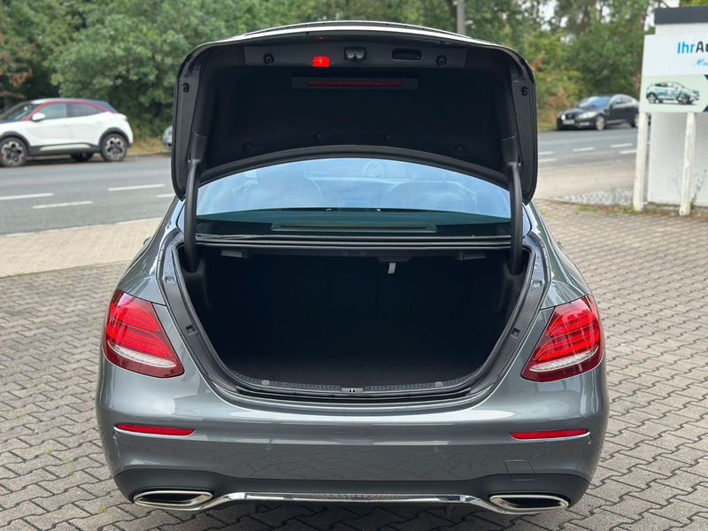 Mercedes-Benz E 200 E Limousine / AMG / — photo 10