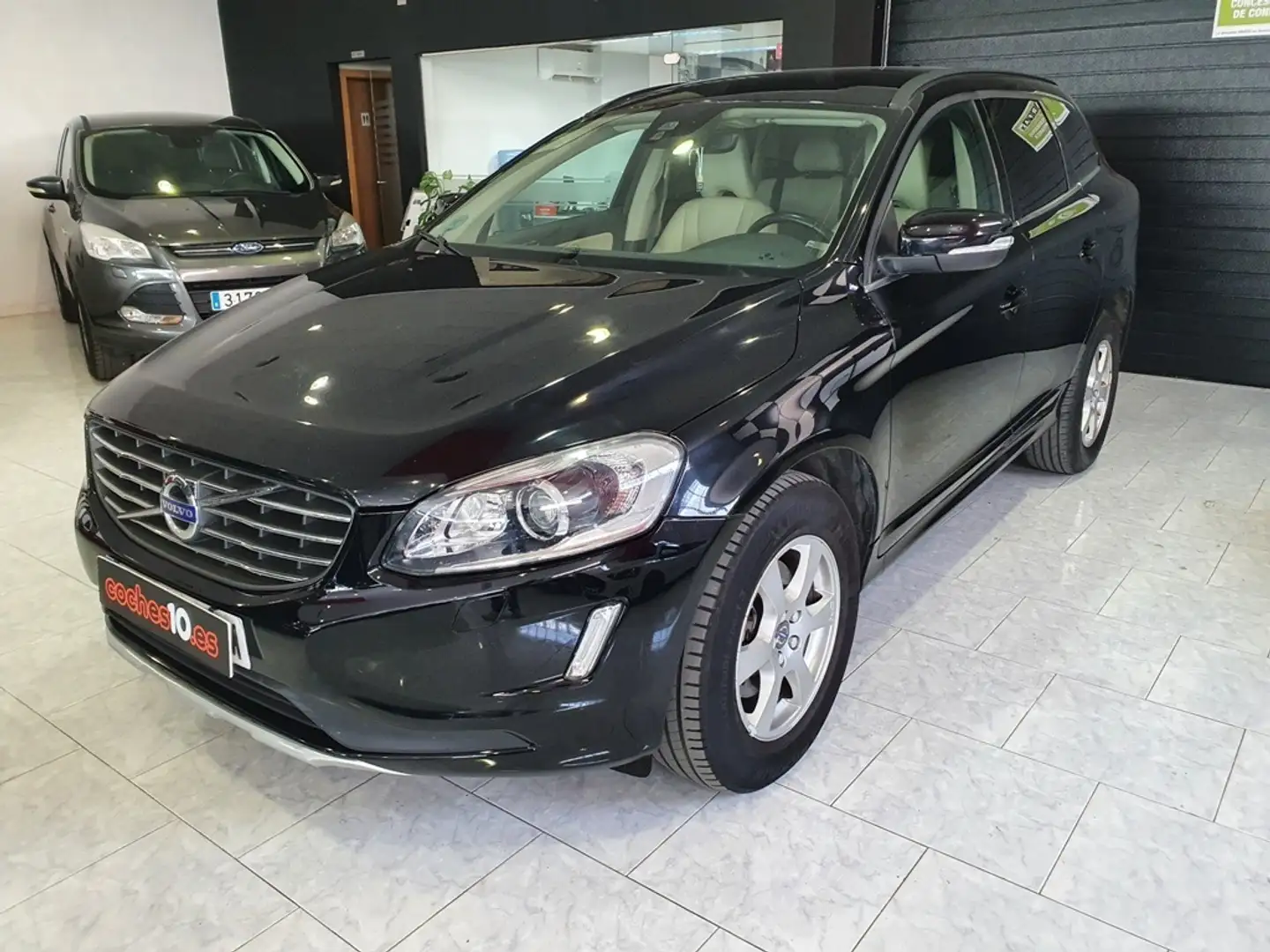 Volvo XC60 D4 Momentum Aut. 190 Negro - 2