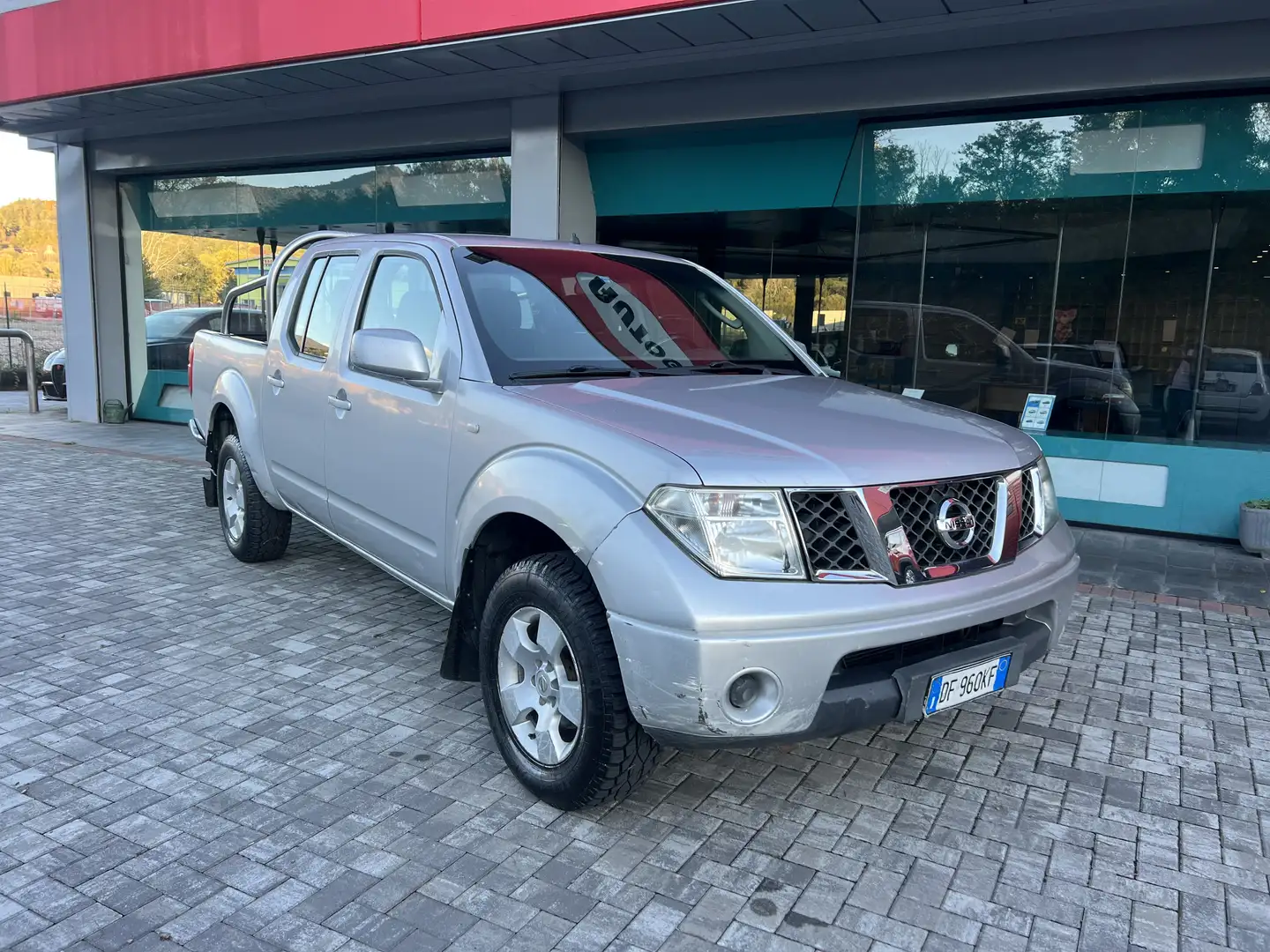 Nissan Navara d.cab 2.5 dci LE 174cv - 1