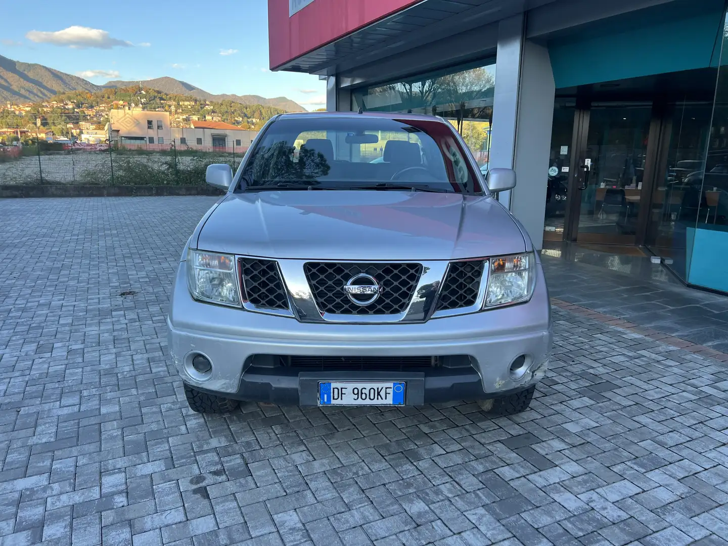 Nissan Navara d.cab 2.5 dci LE 174cv - 2