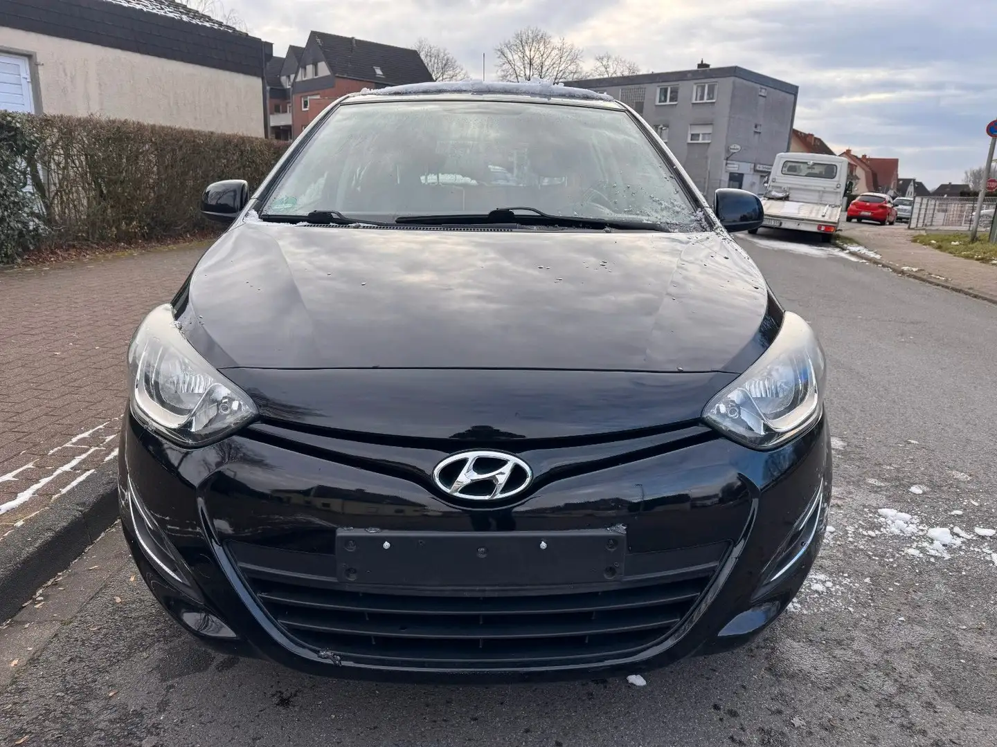 Hyundai i20 5 Star Edition 1VB TÜV05/27 Klima Aux Servo Schwarz - 2
