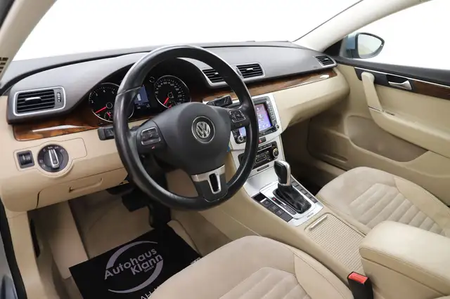 Volkswagen Passat view 13