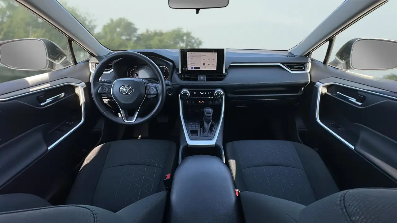 Toyota RAV 4 снимка Toyota RAV 4